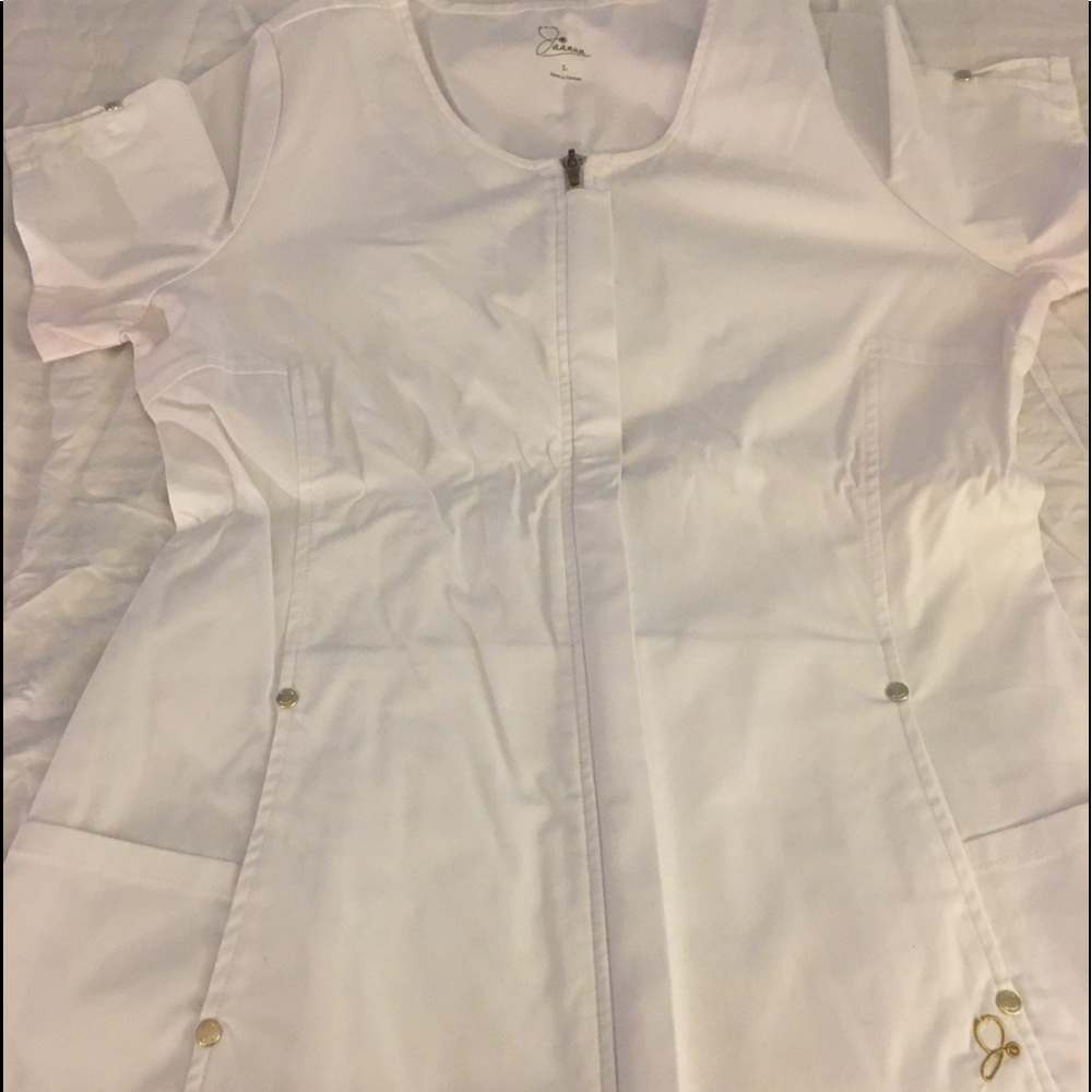 Jaanuu scrub top l